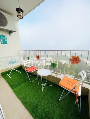 Team Area in 3 BHK Apartment at Godrej Aqua, International Airport Road – for Rent