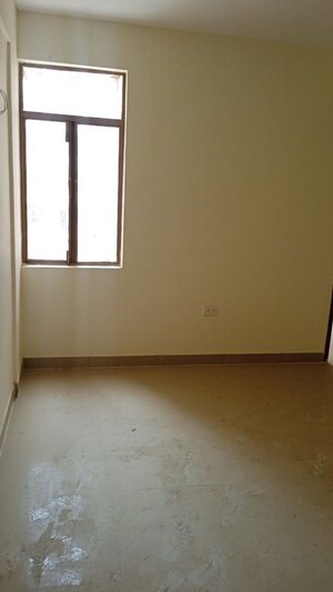 Room in 3 BHK Apartment at ROF Aalayas, Sector 102 – for Sale