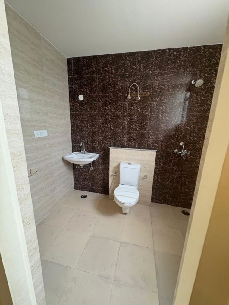 Bathroom, adore-prima 4 Bedroom 1300 Sq.Ft. Apartment In Sector 72 Faridabad 10223634