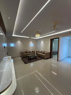 2 BHK + Servant Room Apartment For Rent in Vista Lalbagh