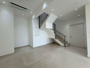 Room in 3 BHK Apartment at Indiabulls Sky Forest, Lower Parel – for Rent