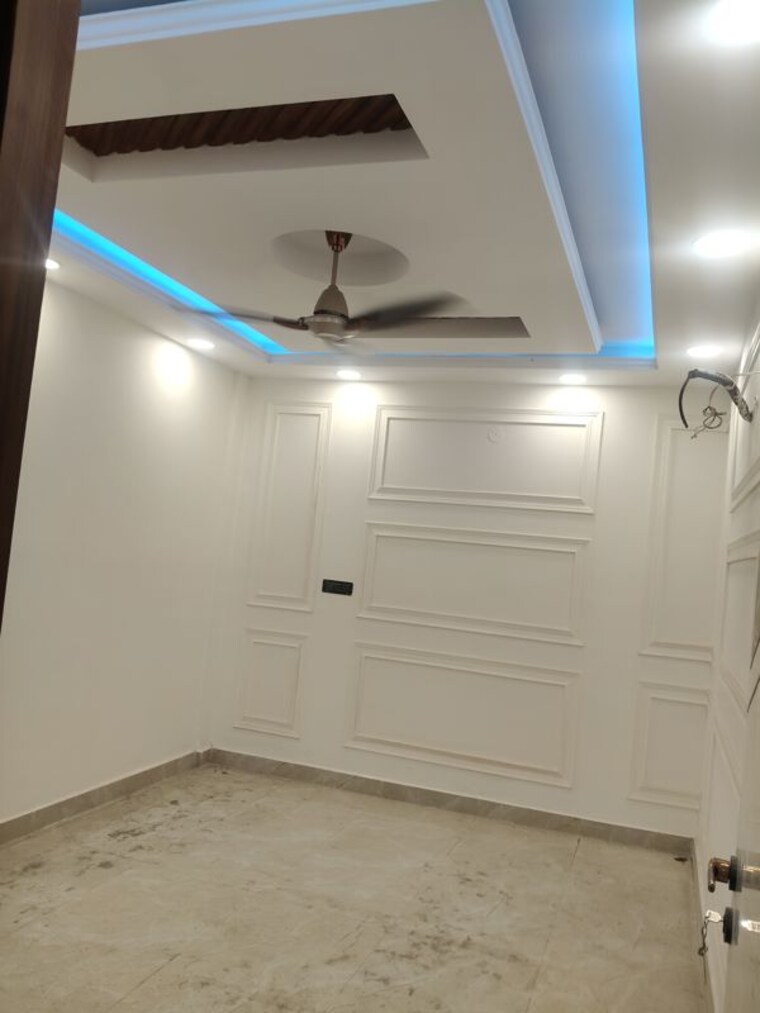 Bathroom, govindpuri 3 Bedroom 911 Sq.Ft. Builder Floor In Govindpuri Delhi 10223875