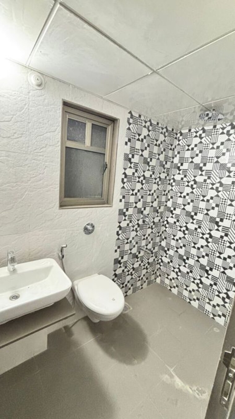 Bathroom, wadgaon sheri 2 Bedroom 900 Sq.Ft. Apartment In Wadgaon Sheri Pune 10223912