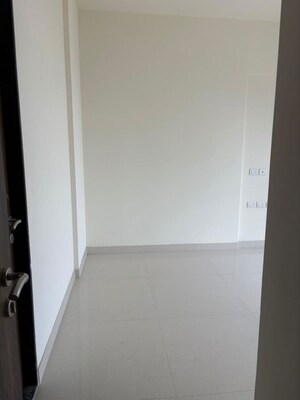 Room in 1 BHK Apartment at Sheth Avante, Kanjurmarg West – for Rent