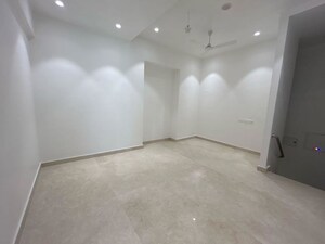 Room in 3 BHK Apartment at Indiabulls Sky, Lower Parel – for Rent