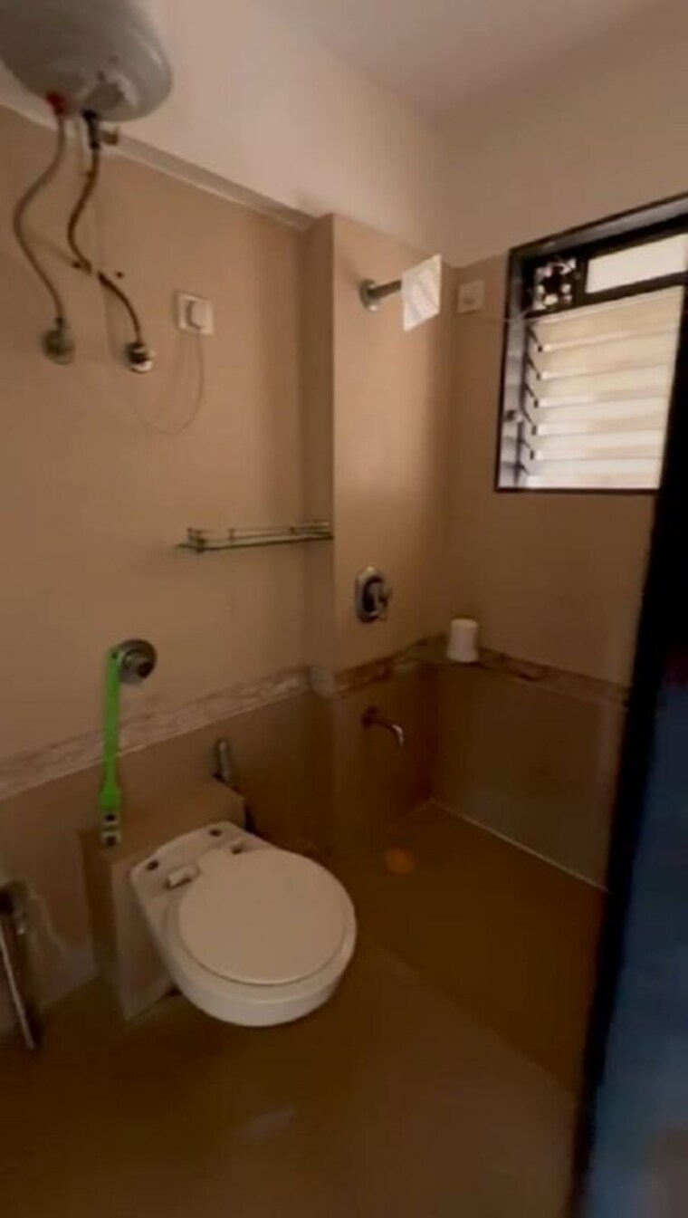 Bathroom, chembur 2 Bedroom 975 Sq.Ft. Apartment In Chembur Mumbai 10223946