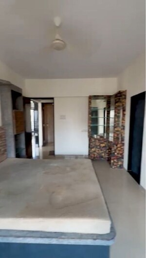 Bedroom in 2 BHK Apartment at Chembur – for Rent