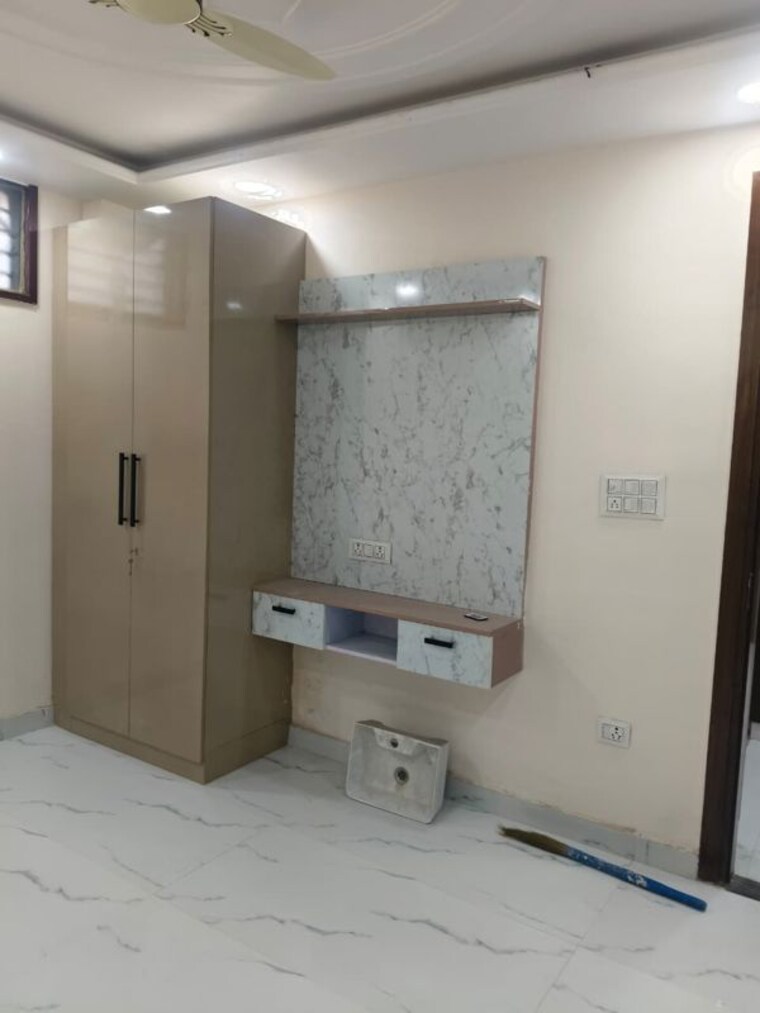 Living Room, paryavaran complex 3 Bedroom 550 Sq.Yd. Villa In Paryavaran Complex Delhi 10224060