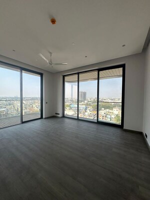 Room in 4 BHK Apartment at Nestled 27 Summit, Sampangiram Nagar – for Rent