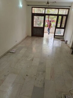 2 BHK + Pooja Room Builder Floor For Rent in Chittaranjan Park