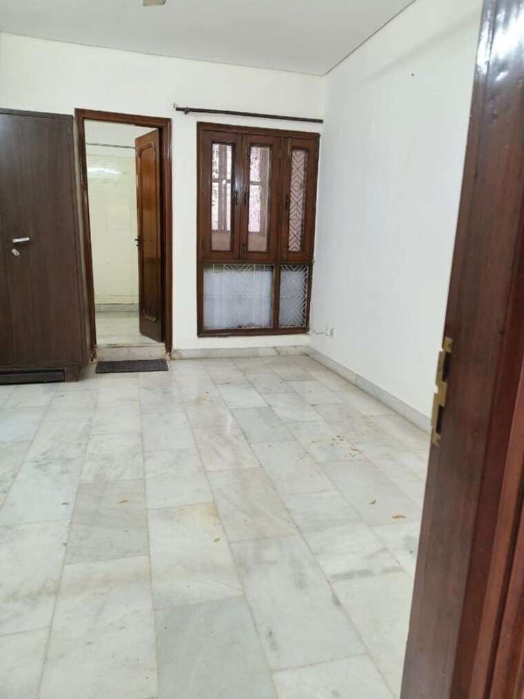 Room, chittaranjan park 2 Bedroom 160 Sq.Yd. Builder Floor In Chittaranjan Park Delhi 10224326