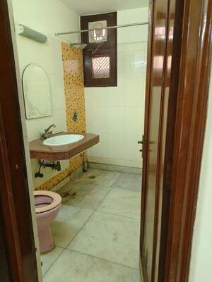 Balcony in 2 BHK Builder Floor at Chittaranjan Park – for Rent