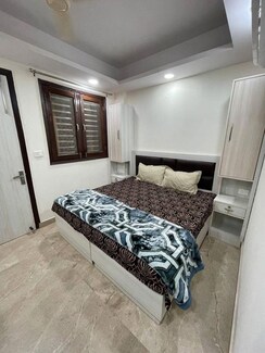 1 RkBuilder Floor For Rent in Saket