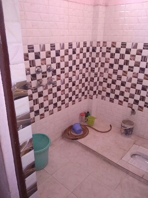 Bathroom in 2 BHK Builder Floor at Ashiyana – for Rent