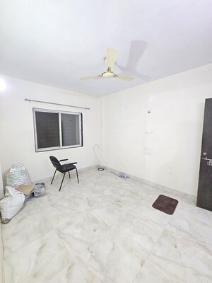 Room in 2 BHK Apartment at Wadgaon Sheri – for Rent