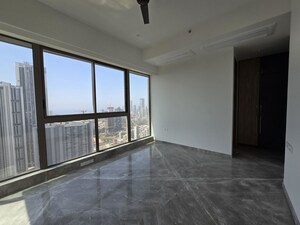 Room in 4 BHK Apartment at Prestige Jasdan Classic, Mahalaxmi – for Rent
