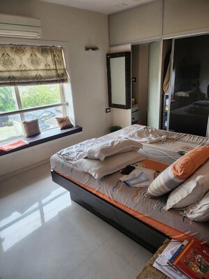 Bedroom in 4 BHK Apartment at Ajanta Apartment Colaba, Colaba – for Rent