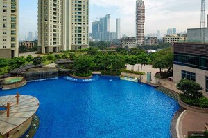Swimming Pool in 5 BHK Apartment at Lodha Parkside, Worli – for Sale