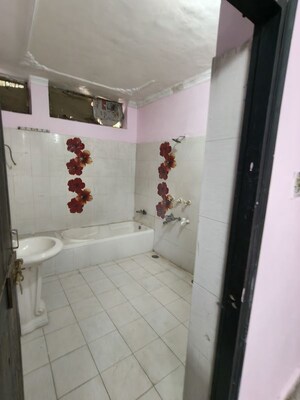 Bathroom in 1 BHK Independent House at Gomti Nagar – for Rent