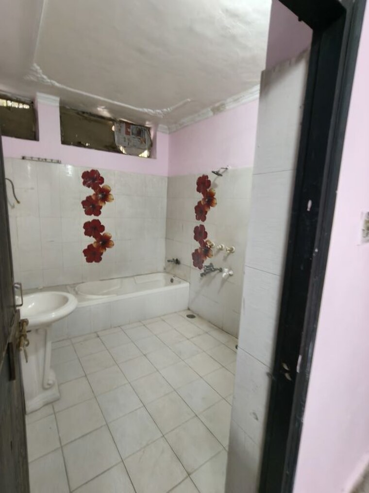 Bathroom, gomti nagar 1 Bedroom 1452 Sq.Ft. Independent House In Gomti Nagar Lucknow 10224510