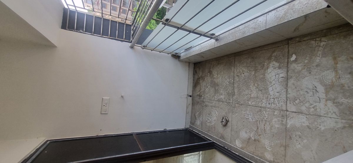 2 BHK + Extra Room Apartment For Rent in Kundan Plaza