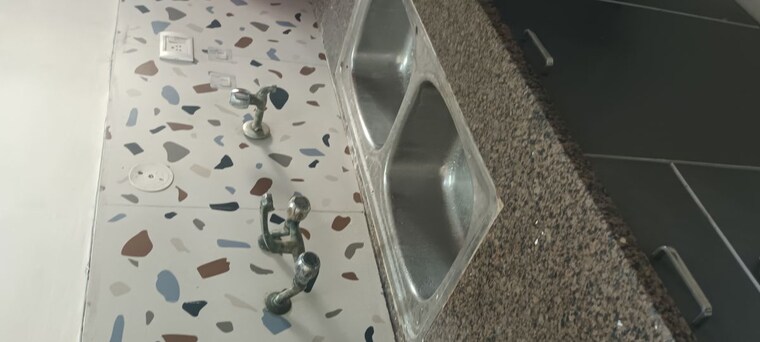 Bathroom, sector 16 2 Bedroom 1250 Sq.Ft. Independent House In Sector 16 Faridabad 10224638