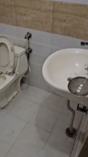 Bathroom in 1.5 BHK Builder Floor at Sector 23 Dwarka – for Rent