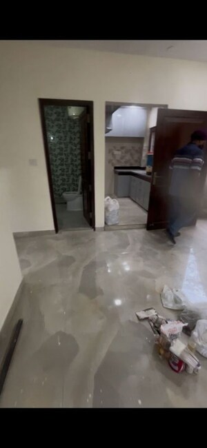 Room in 2 BHK Builder Floor at Hemkunt Colony – for Rent