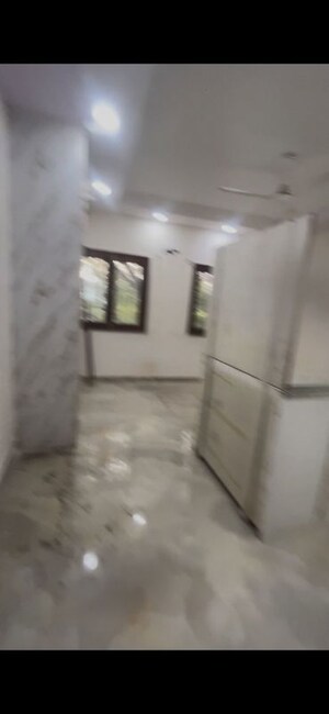 Room in 2 BHK Builder Floor at Hemkunt Colony – for Rent