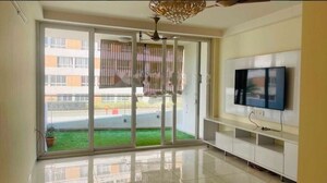 Room in 3 BHK Apartment at Mantri Lithos, Thanisandra – for Rent