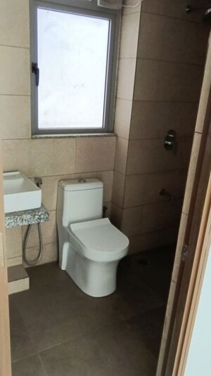 Bathroom in 4 BHK Apartment at Kalpataru Immensa, Kolshet Road – for Rent