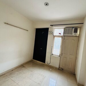 Room in 3 BHK Apartment at Tulip Orange, Sector 70 – for Rent
