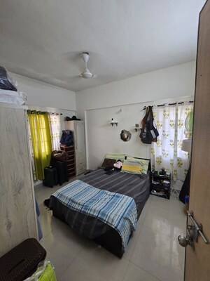 Bedroom in 1 BHK Apartment at Amanora Desire Tower, Magarpatta Road – for Rent