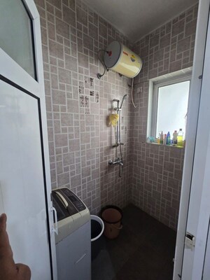 Bathroom in 1 BHK Apartment at Amanora Desire Tower, Magarpatta Road – for Rent