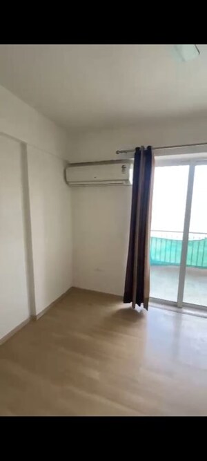 Room in 3 BHK Apartment at DLF Regal Gardens, Sector 90 – for Sale