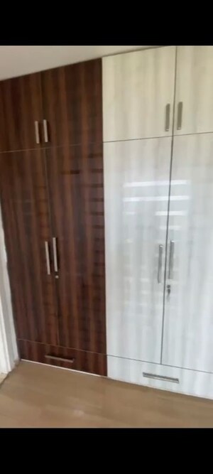 Furnished Amenities in 3 BHK Apartment at DLF Regal Gardens, Sector 90 – for Sale