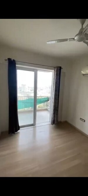 Room in 3 BHK Apartment at DLF Regal Gardens, Sector 90 – for Sale