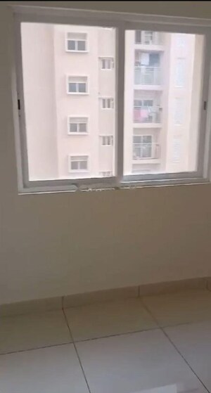 Room in 2 BHK Apartment at Prestige Finsbury Park Hyde, Bagaluru – for Rent
