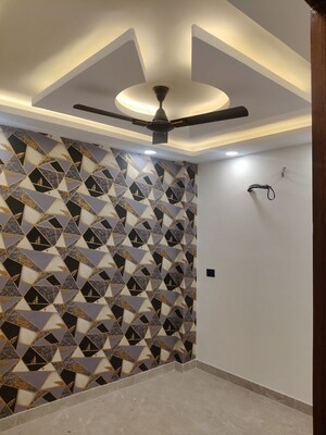 Furnished Amenities in 3 BHK Builder Floor at Govindpuri – for Sale