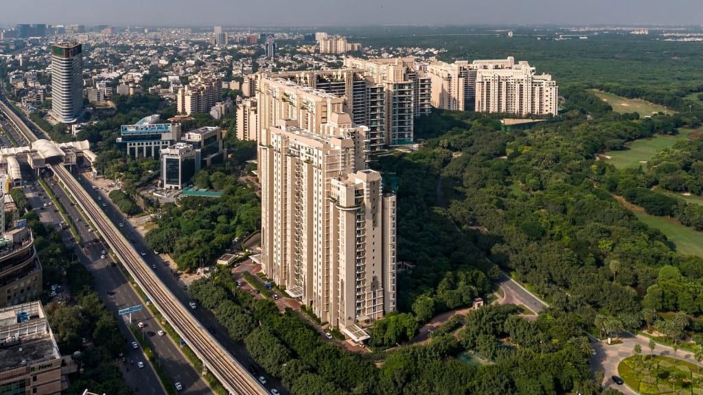 4 BHK 3000 Sq.Ft. Apartment in DLF Summit Plaza