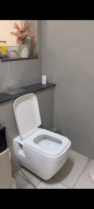 Bathroom in 3 BHK Apartment at M3M Heights, Sector 65 – for Sale