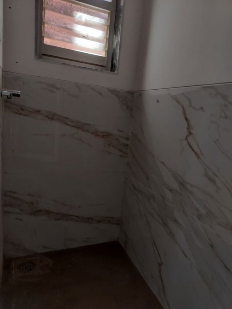 Bathroom, laxmina-krishna-niwas 1 Bedroom 450 Sq.Ft. Apartment In Chembur Mumbai 10224973