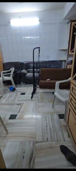 Team Area in 2 BHK Builder Floor at Ghatkopar East – for Rent