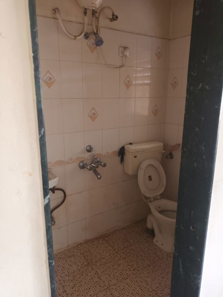 Bathroom, anand-park 1 Bedroom 550 Sq.Ft. Apartment In Wadgaon Sheri Pune 10225041