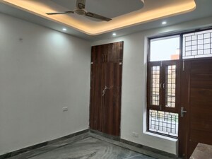 Room in 3 BHK Builder Floor at Sector 37 – for Sale
