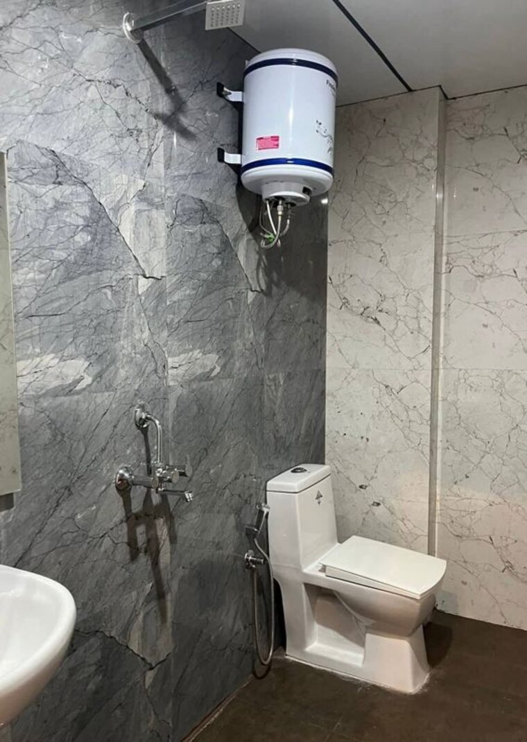 Bathroom, saket 2 Bedroom 1000 Sq.Ft. Apartment In Saket Delhi 10225161