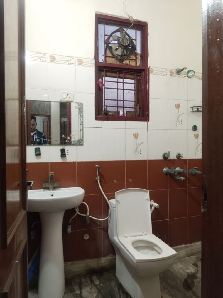 Master Bedroom, sector 37 3 Bedroom 2000 Sq.Ft. Builder Floor In Sector 37 Faridabad 10043697