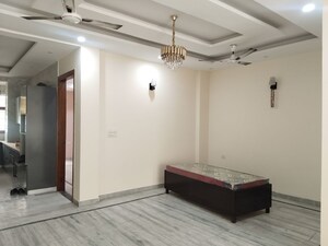 Room in 3 BHK Builder Floor at Sector 37 – for Rent