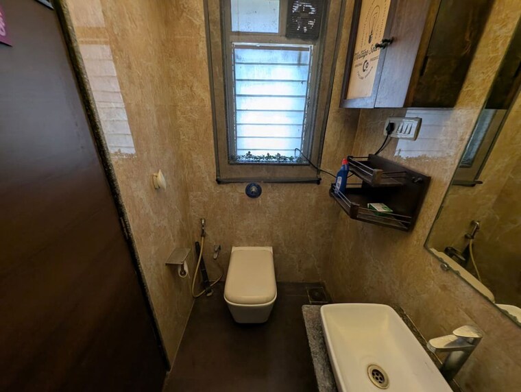 Bathroom, veena-serenity 2 Bedroom 550 Sq.Ft. Apartment In Chembur Mumbai 10225101