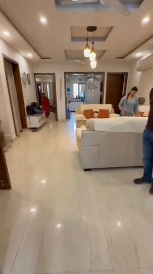 Team Area in 3 BHK Builder Floor at BPTP Eden Estate, Sector 81 – for Rent